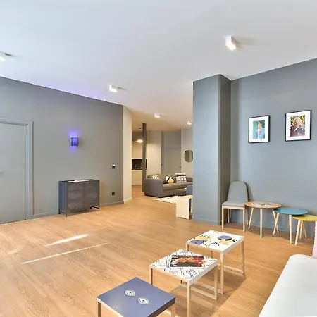 124 - Urban Fabulous Flat *