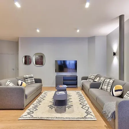 124 - Urban Fabulous Flat