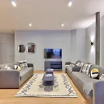 124 - Urban Fabulous Flat