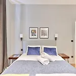 124 - Urban Fabulous Flat *